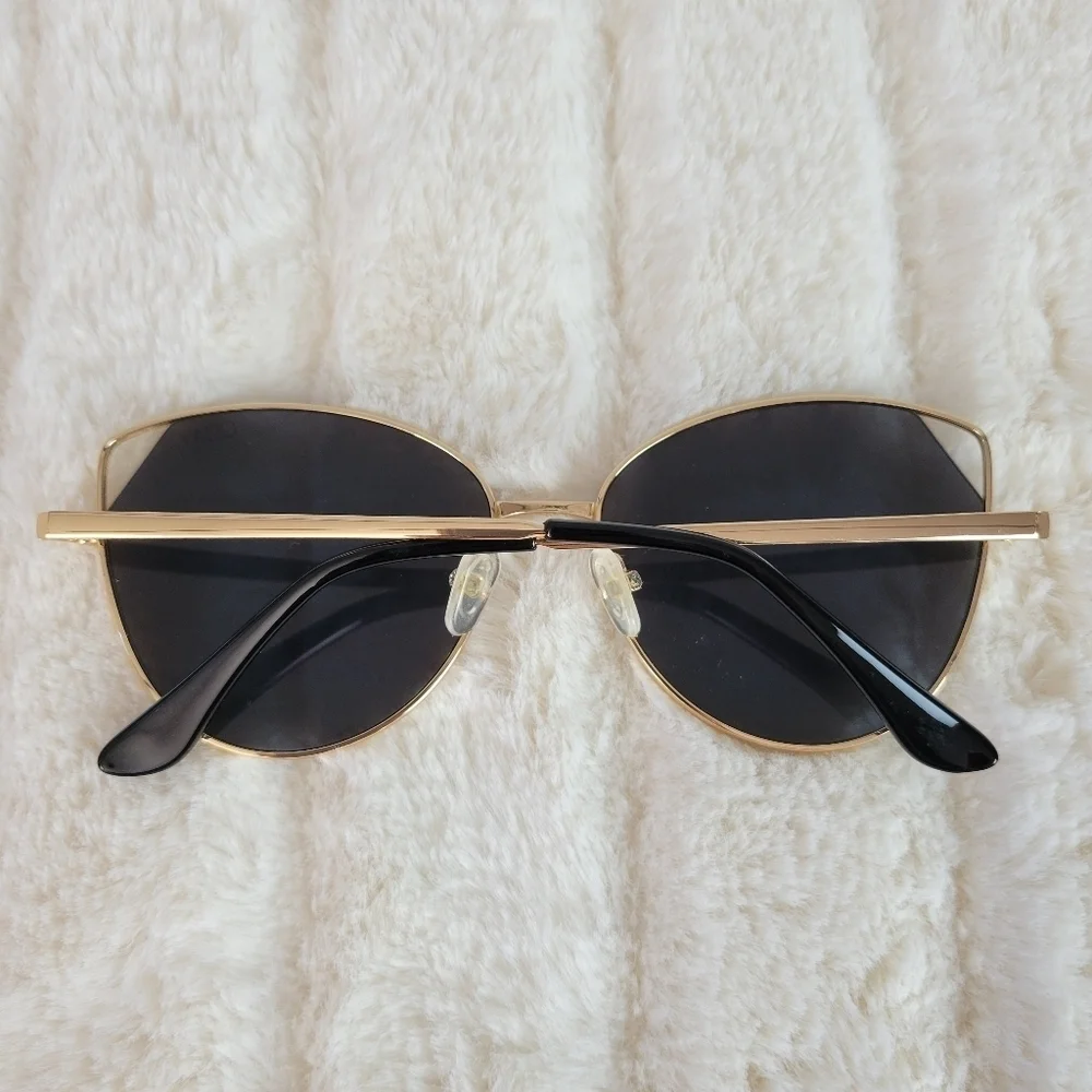 QUAY // ltd ed cut-out cateye sunglasses gold frames smoke lenses